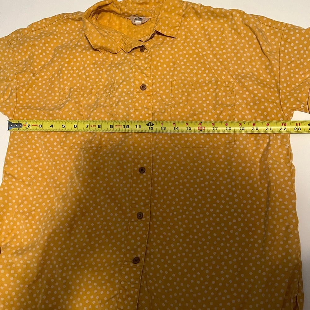 Duluth Trading Co Yellow Polka Dot Short-Sleeve Button-Down Shirt - Picture 11 of 14